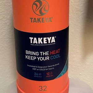 **Brand New Takeya 32 Ounce Spout Lid in Coral